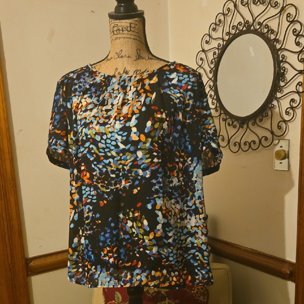 Multicolor Abstract Print Women's Top - Picture 3 of 10